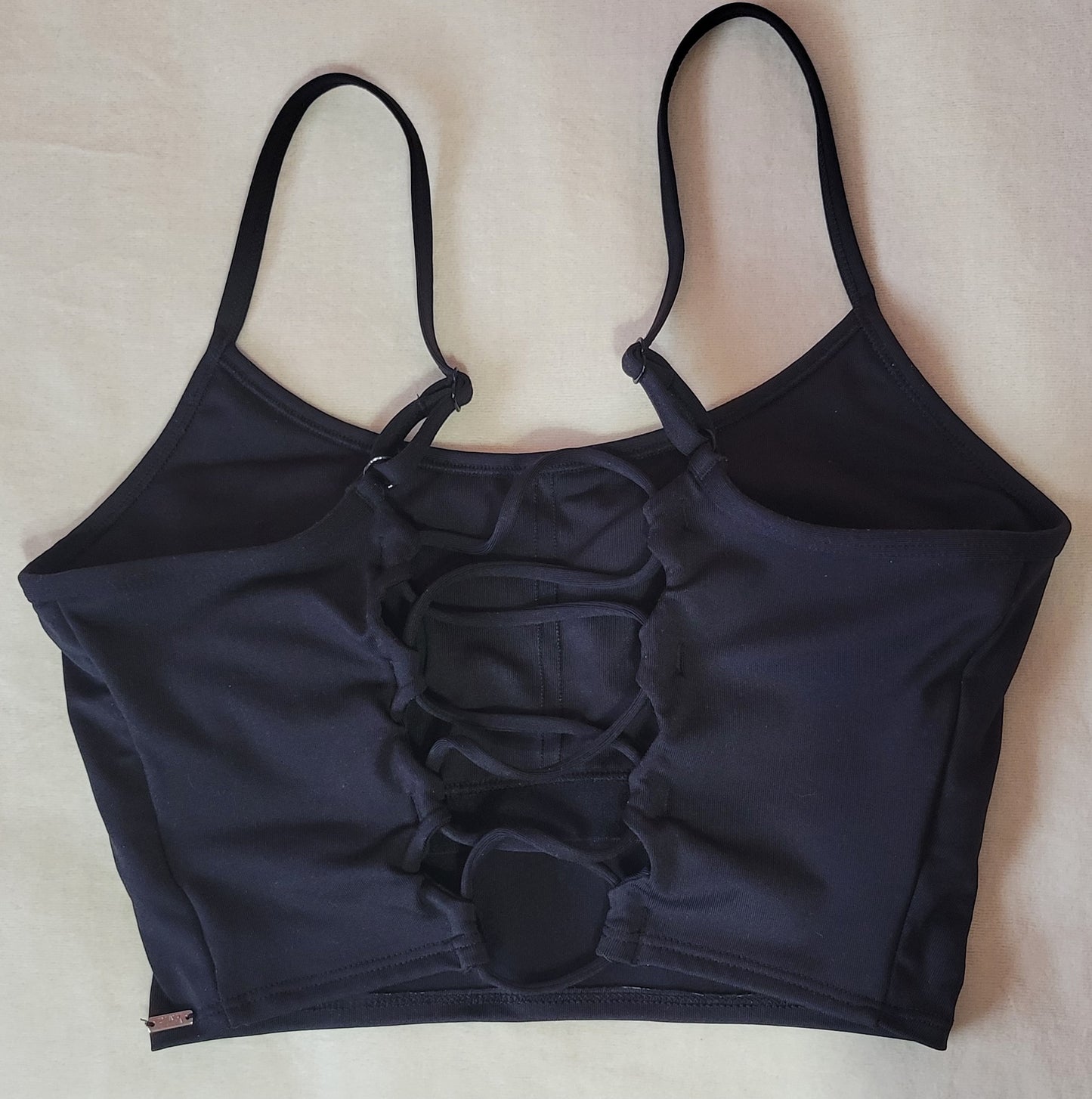 Strappy open back cropped tank top