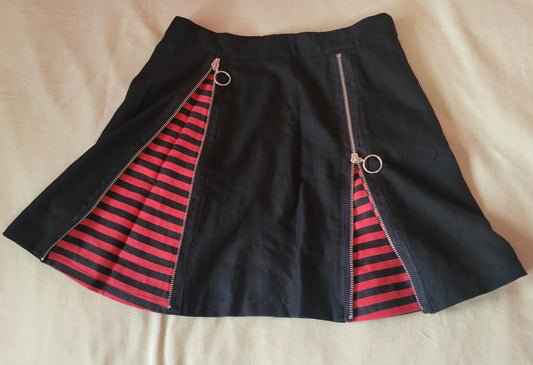 Hidden stripes skirt