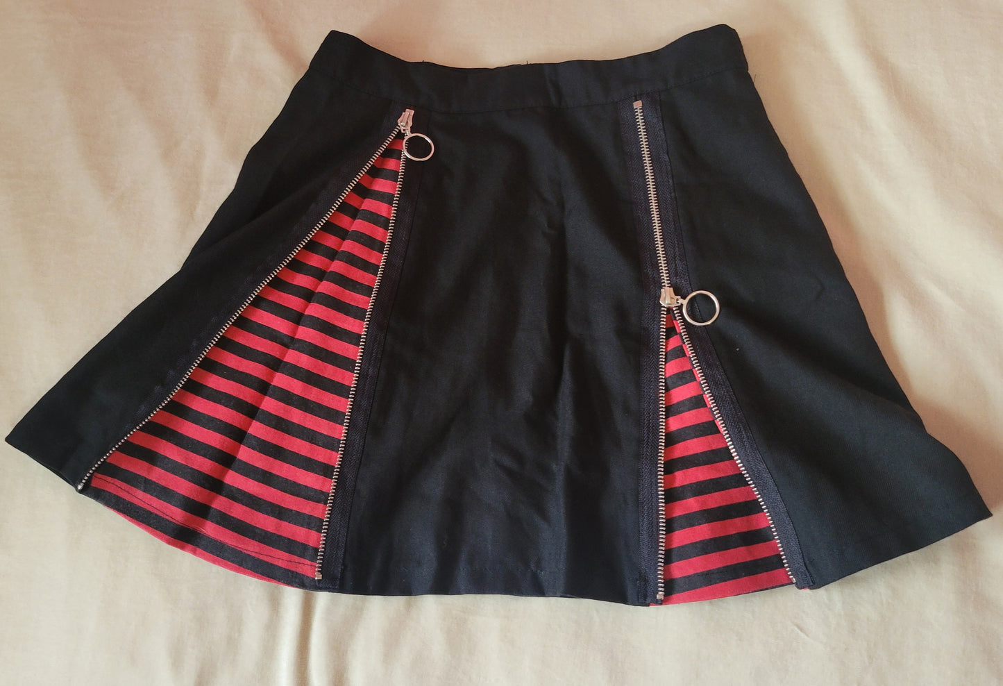 Secret stripes skirt